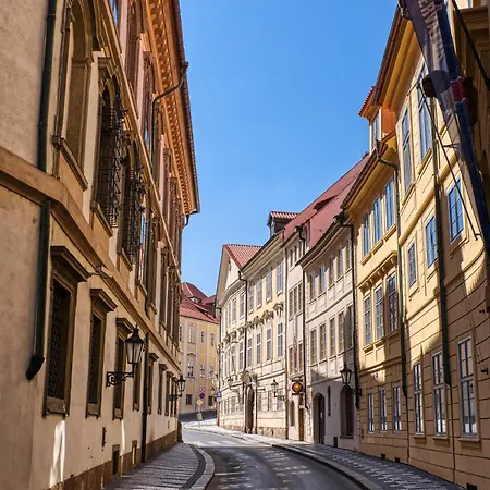 Single B5 Centre Of Praga
